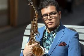 El saxofonista Gerry López