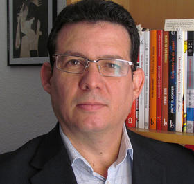 El escritor y periodista Amir Valle