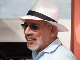 El escritor cubano Juan Francisco González-Díaz