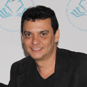 El escritor cubano Armando Añel