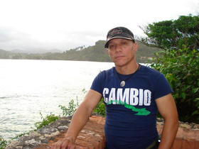 Néstor Rodríguez Lobaina, en la ciudad de Baracoa. (LFR)