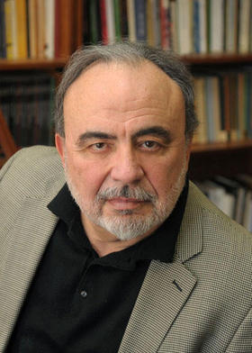 El escritor cubanoamericano Roberto González Echevarría