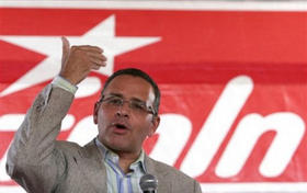 El periodista Mauricio Funes, candidato presidencial del FMLN en El Salvador. (AP)