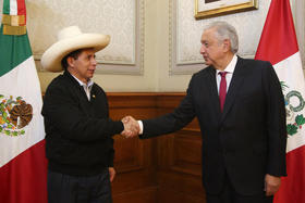 Andrés Manuel López Obrador y Pedro Castillo