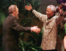 Fidel Castro y Nelson Mandela en esta foto de archivo. Fidel Castro y Nelson Mandela en esta foto de archivo