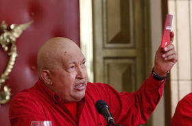 El presidente venezolano, Hugo Chávez, durante un acto con miembros de su partido en el Palacio de Miraflores de Caracas