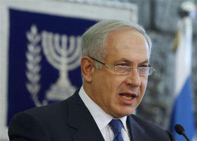 El líder del Likud, Benjamín Netanyahu, durante una rueda de prensa con el presidente de Israel, Shimon Peres, en Jerusalén, el 20 de febrero de 2009. (AP)