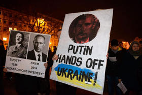 Protesta en Poznan, Polonia, contra las acciones de Rusia en Ucrania