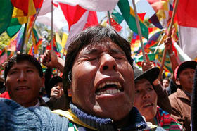 Seguidores de Evo Morales, en las afueras del Congreso, en La Paz, el 21 de octubre de 2008. (AP)