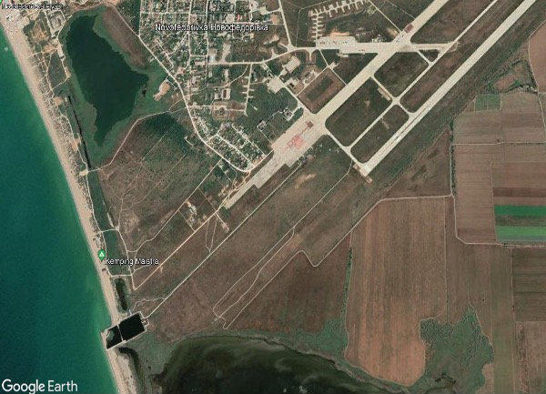 Vista aérea del inicio de la pista 04 a 945 metros de la playa de Novofedorivka