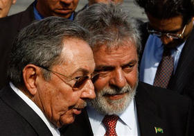 Raúl Castro y Lula da Silva, el 31 de octubre de 2008 en La Habana. (AP)