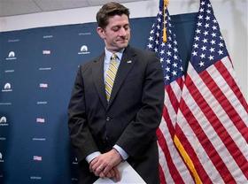 Paul Ryan, presidente de la Cámara de Representantes, llega a una conferencia de prensa tras haber acudido a una reunión de los republicanos en el Capitolio, el 15 de marzo de 2017, en Washington