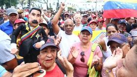 Partidarios de Maduro en el centro de Caracas