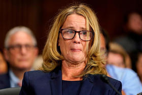 Christine Blasey Ford testifica ante la Comisión Judicial del Senado en Washington el 27 de septiembre de 2018