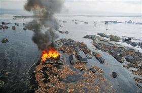 Casas inundadas de agua en Natori, en el norte de Japón, el 11 de marzo de 2011