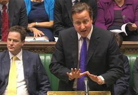 El primer ministro británico, David Cameron, defendió su integridad el miércoles en un debate de emergencia en el Parlamento en el que dijo que lamenta el malestar causado por su decisión de contratar a un ex director del diario que está en el centro de un escándalo de escuchas. El primer ministro británico, David Cameron, defendió su integridad el miércoles en un debate de emergencia en el Parlamento