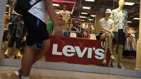 La Unión Europea planea imponer tarifas a productos estadounidenses icónicos, como los jeans de Levi's