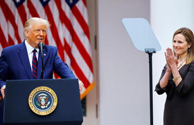 Donald Trump y Amy Coney Barrett