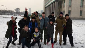 Otto Warmbier, cuarto de derecha a izquierda, y sus compañeros del tour en Corea del Norte