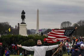 Escena cerca de El Capitolio en Washington, DC, el 6 de enero de 2021