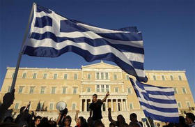 En la imagen, manifestantes contra las medidas de austeridad, frente al Parlamento en la plaza Syntagma, el 26 de junio de 2011
