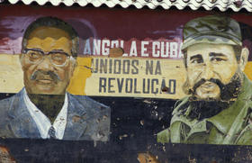 Graffiti en Angola de 1987 del líder cubano Fidel Castro (derecha) y el líder angoleño António Agostinho Neto