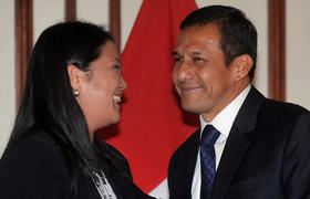 Keiko Fujimori y Ollanta Humala, luego de una breve reunión en Lima (Perú) el 6 de junio de 2011. Keiko Fujimori y Ollanta Humala, luego de una breve reunión en Lima (Perú) el 6 de junio de 2011.