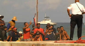Cubanos en Islas Caimán. (Fotografía tomada de Martínoticias.)