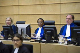 La jueza que preside la sala de la Corte Penal Internacional (CPI), Sanji Mmasenono Monageng, durante la sesión sobre Libia en La Haya