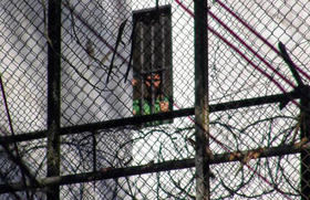 Leopoldo López encarcelado en la prisión militar de Ramo Verde, en esta foto de archivo