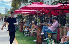 Los propietarios de restaurantes de Miami Beach se quejan de que no pueden cubrir sus vacantes