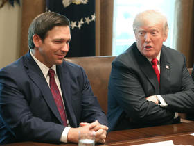 Ron DeSantis y Donald Trump se enfrentarán por la candidatura republicana a la presidencia de EEUU