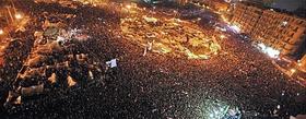La plaza Tahrir, en El Cairo, totalmente llena con miles de manifestantes tras el discurso de Mubarak