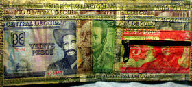 Obra de Yordany Jiménez (Pipo). Billetera realizada con los pesos cubanos de su salario