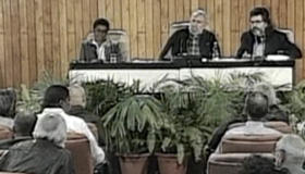 Castro defiende reformas puestas en marcha Castro defiende reformas puestas en marcha