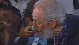 Fidel Castro acude a votar en La Habana