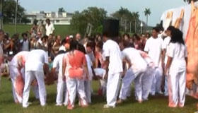 Performance de Herman Nitsch en el ISA. XI Bienal de La Habana