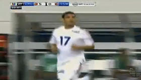 Yosniel Mesa en el partido de Cuba contra Costa Rica