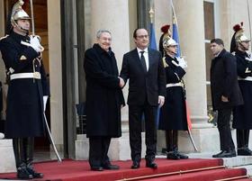 El gobernante cubano Raúl Castro recibido con honores de jefe de Estado en la capital francesa