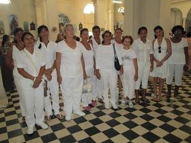 Damas de Blanco en la parroquia de la ciudad de Colón, Cuba, orando antes de salir a una caminata durante la cual fueron arrestadas, en esta foto de archivo