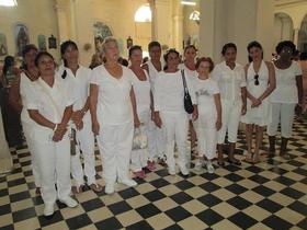 Damas de Blanco en la parroquia de la ciudad de Colón, Cuba, orando antes de salir a una caminata durante la cual fueron arrestadas, en esta foto de archivo. Damas de Blanco en la parroquia de la ciudad de Colón, Cuba, orando antes de salir a una caminata durante la cual fueron arrestadas, en esta foto de archivo
