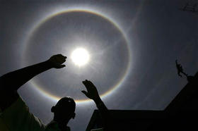 Un arcoiris alrededor del sol, el martes 16 de septiembre, atrajo la atención de los habaneros en medio de la tragedia dejada por los huracanes