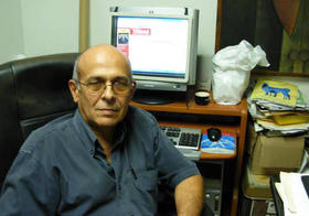 El investigador Rafael Hernández, director de la revista 'Temas'. (LA JORNADA)