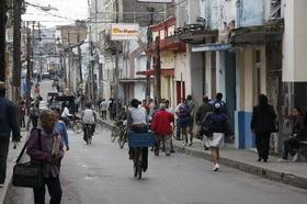 Calle de Santa Clara, la ciudad donde vive y lleva a cabo su huelga Guillermo Fariñas.