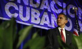 Barack Obama habla durante una celebración por el 20 de Mayo en Miami, el 23 de mayo de 2008, en Miami, en esta foto de archivo