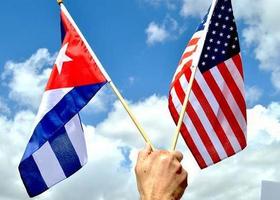 Banderas de Estados Unidos y Cuba