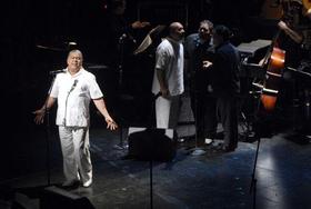 El cantante Danny Rivera durante una presentación en la Academia de Música de Brooklyn, en abril de 2008