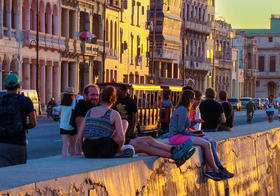 Muro del Malecón, Cuba