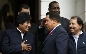 Presidentes de los países del ALBA, durante la cumbre extraordinaria en Caracas, el 26 de noviembre de 2008. (EFE)