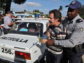 Arrestan a disidente, en esta foto de archivo. Arrestan a disidente, en esta foto de archivo